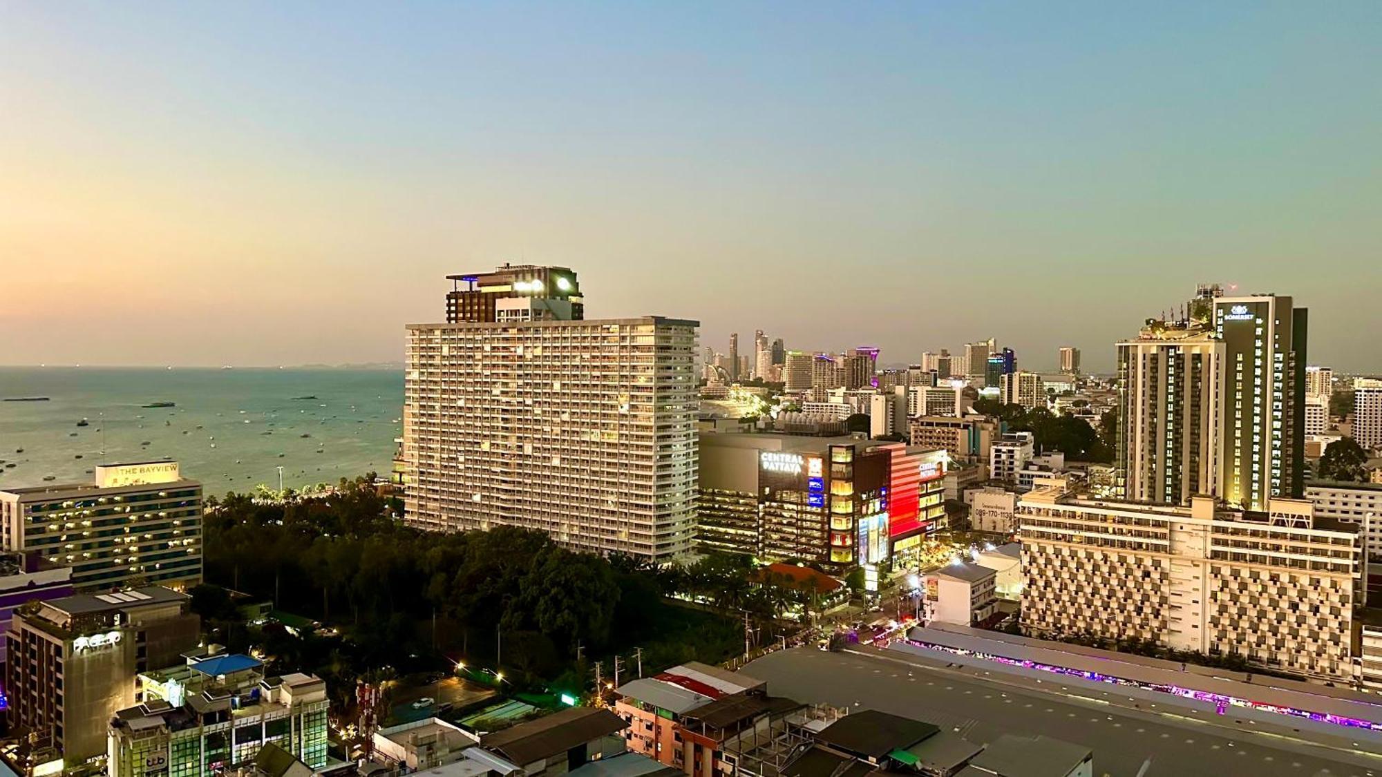 Sea View Pattaya Beach @The Base Central Pattaya Esterno foto